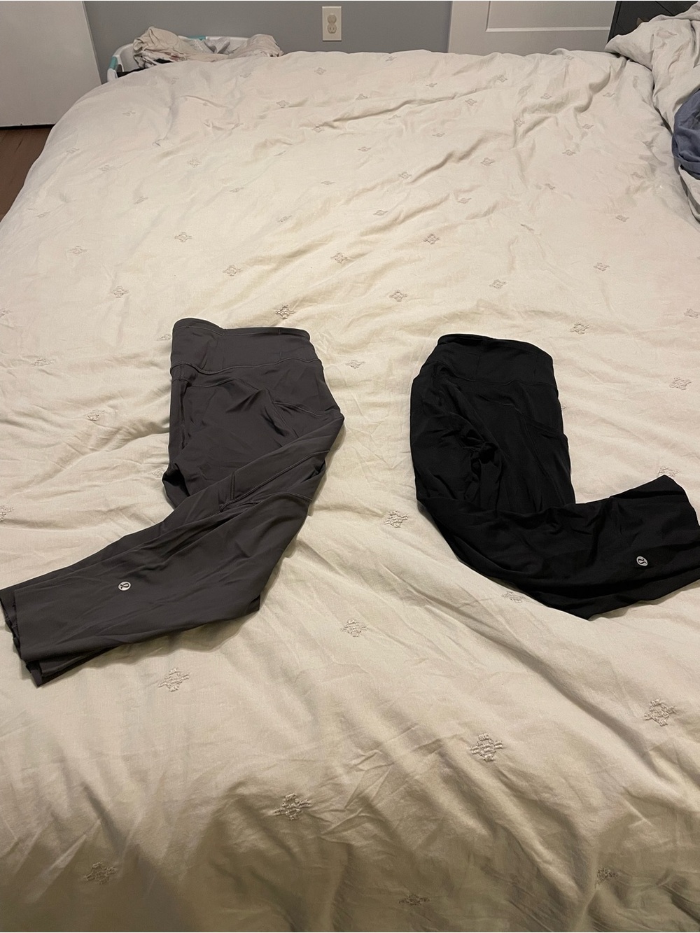Set of lululemon Align™ High-Rise Crop with Pockets 17"